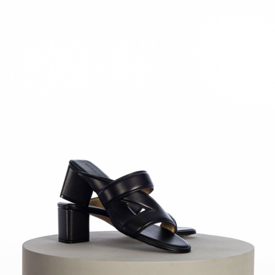 Pre-owned Bottega Veneta 840$ 'the Band' Strap Mule Sandal, Black Leather, Padded