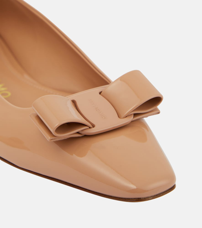 Shop Ferragamo Vara Bow Patent Leather Ballet Flats In Beige