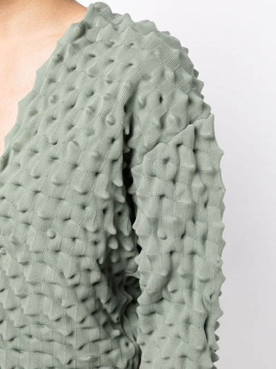 Jnby V-neck Cropped Cardigan In Grün