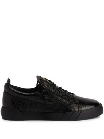 Shop Giuseppe Zanotti The Shark 5.0 Low Tonal Leather Sneakers In Schwarz