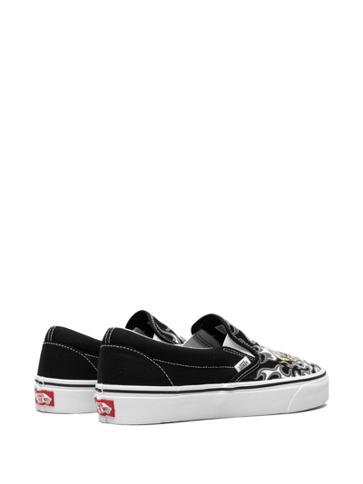 Shop Vans Classic Slip-on "flame Skull" Sneakers In Schwarz