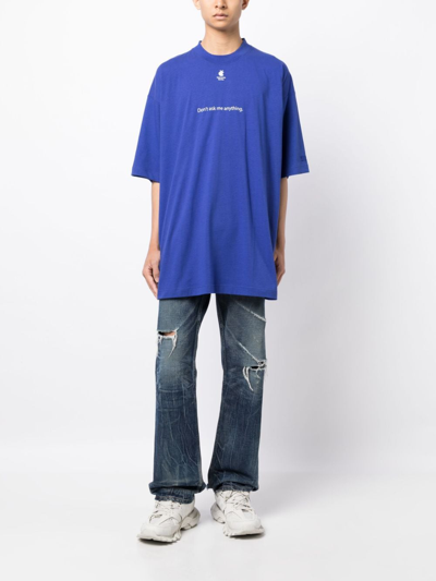 Shop Vetements X Apple Slogan-print Cotton T-shirt In Blau