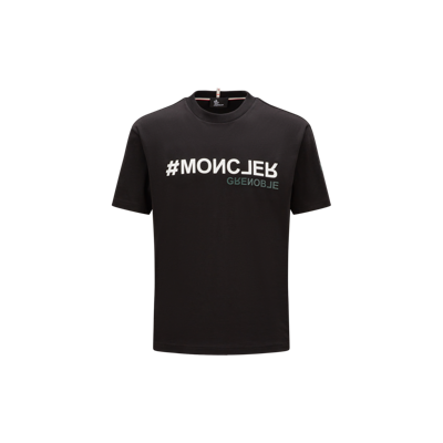 Shop Moncler T-shirt À Logo In Black