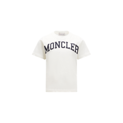 Shop Moncler T-shirt Imprimé In White