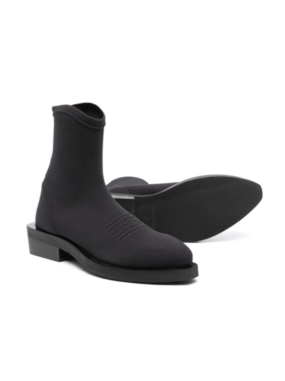 N°21 Logo-embroidered Pointed-toe Ankle Boots In Black
