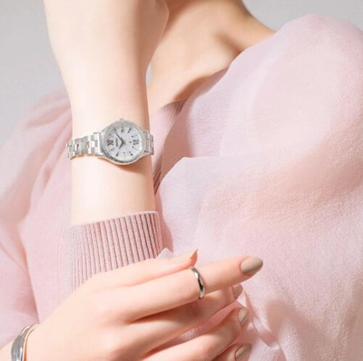 Pre-owned Seiko Lukia Ssvv081 Standard Collection White Watch Women Box