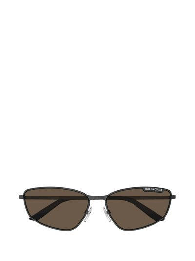 Shop Balenciaga Eyewear Geometric Frame Sunglasses In Grey