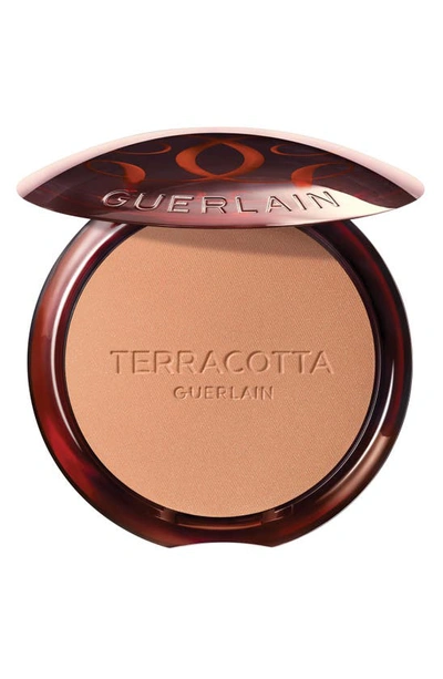 Shop Guerlain Terracotta Sunkissed Natural Bronzer Powder In 00 Light Cool