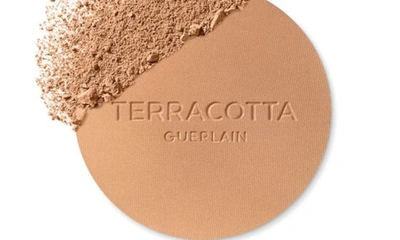 Shop Guerlain Terracotta Sunkissed Natural Bronzer Powder In 01 Light Warm