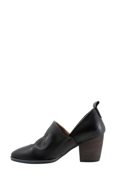 Bueno Kesia Block Heel Pump In Black