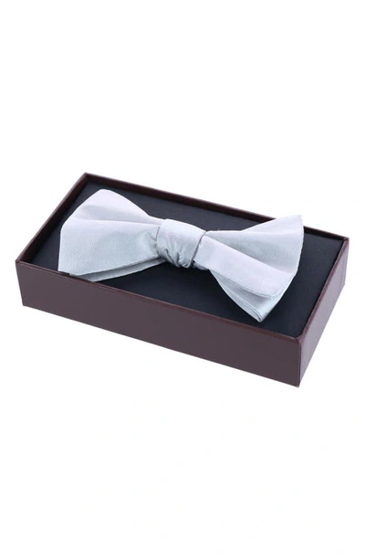 Shop Trafalgar Sutton Pre-tied Silk Bow Tie In Silver