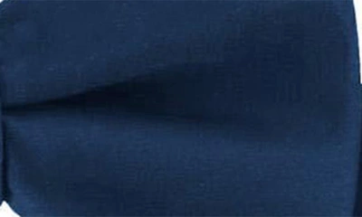 Trafalgar Sutton Pre Tied Bow Tie In Navy