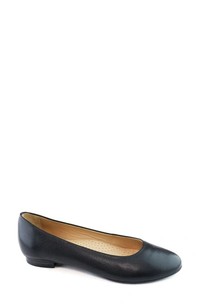 Shop Marc Joseph New York Ferris Flat In Black Napa Soft