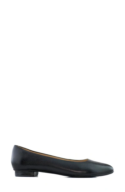 Shop Marc Joseph New York Ferris Flat In Black Napa Soft