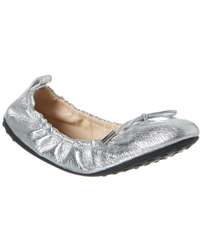 Shop Tod's Gommino Metallic Leather Ballerina Flat In Grey