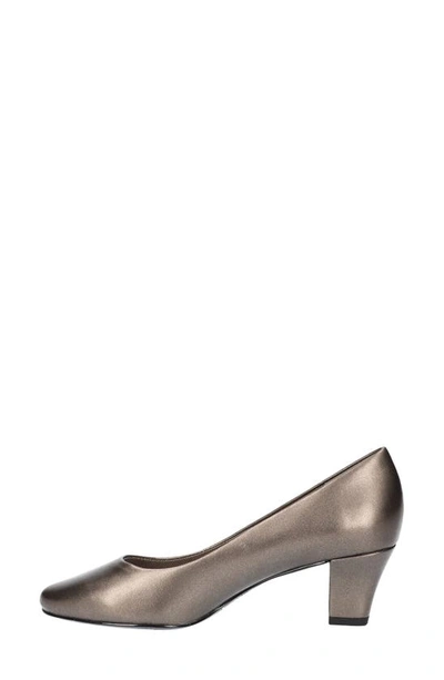Easy Street Ballari Round Toe Pump In Pewter