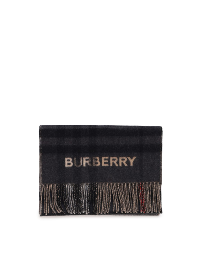 Burberry Sciarpa In Cashmere Con Motivi Tartan A Contrasto In Black |  ModeSens