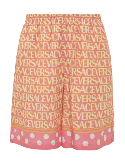 Shop Versace Allover Shorts In Rosa-avorio