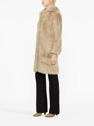 Yves Salomon Mantel Aus Faux Fur In Neutrals