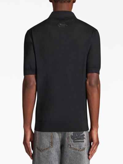 Etro Pegaso-embroidered Knitted Polo Shirt In Schwarz