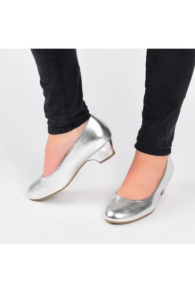 Journee Collection Collection Women's Comfort Saar Pump In Silver