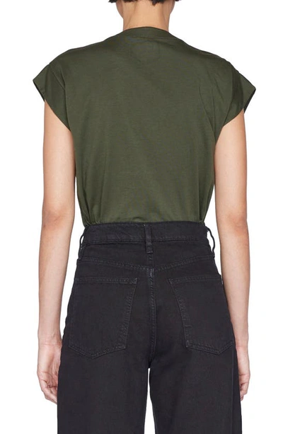 Frame Le High Rise V-neck Organic Pima Cotton T-shirt In Surplus