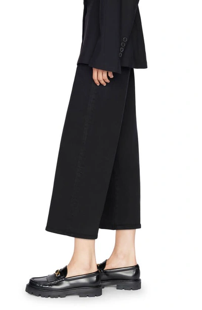 Frame Cotton Blend Jet Set Wide Leg Cropped Jeans In Sheen Noir In Sheen Noir