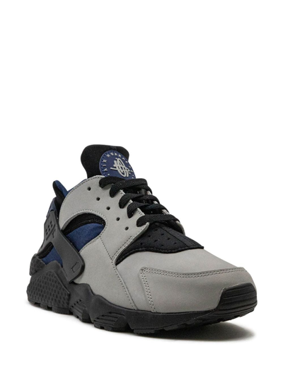 Nike Air Huarache Le Low-top Sneakers In Grey