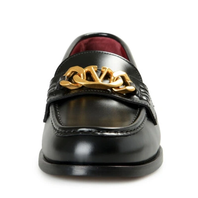 Pre-owned Valentino Garavani Valentino Men's "1y2s0g03" Black Leather Gold Metal Logo Slip On Loafers Shoes