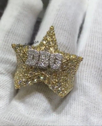 Pre-owned Nsg 2.5 Ct Natural Moissanite Dj Party Star Ring For Men's Yellow Gold Plated Silver In White