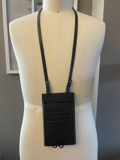 Pre-owned Bottega Veneta Black Leather Lanyard Phone Case Wallet 578205 Green Stripe