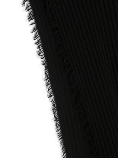 Faliero Sarti Ribbed-knit Frayed Scarf In Schwarz