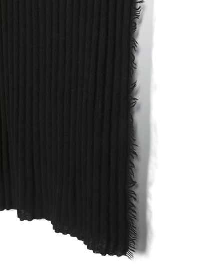 Faliero Sarti Ribbed-knit Frayed Scarf In Schwarz