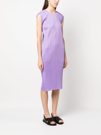 Shop Issey Miyake Plissé-effect Sleeveless Midi Dress In Violett