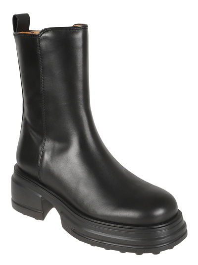 Shop Tod's 84k Boots In Black
