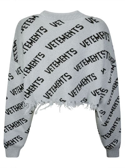 Vetements All-over Logo Printed Cropped Sweater In Silverblack