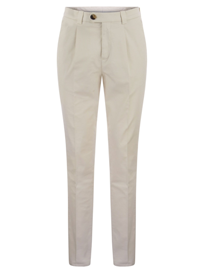 Shop Brunello Cucinelli Garment-dyed Leisure Fit Trousers In American Pima Comfort Cotton With Pleats In White