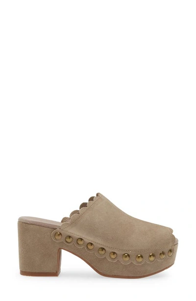 Chocolat Blu Genessis Platform Sandal In Taupe Suede