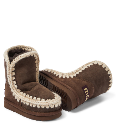 羊毛皮衬里绒面革靴子