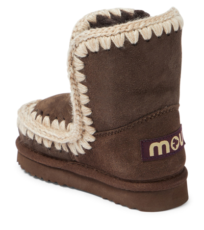 羊毛皮衬里绒面革靴子