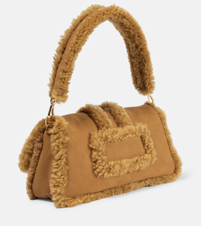 Jacquemus Le Bambimou Doux Shearling-trimmed Leather Shoulder Bag In Beige
