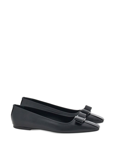 Ferragamo Black Leather Siwar Ballerina Flats In Black