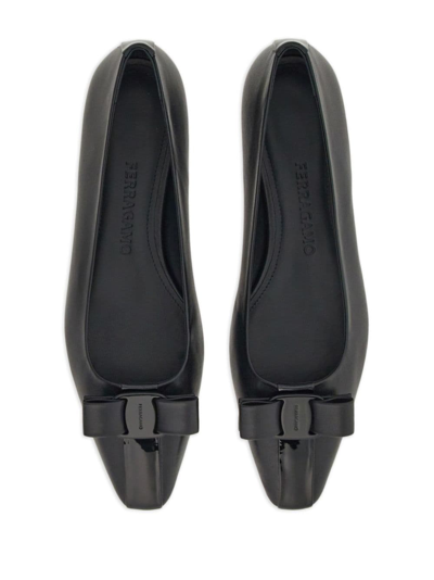 Ferragamo Black Leather Siwar Ballerina Flats In Black