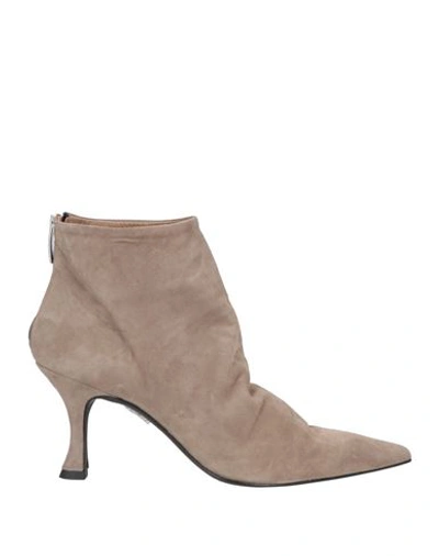 Shop O'dan Li Woman Ankle Boots Grey Size 6 Soft Leather
