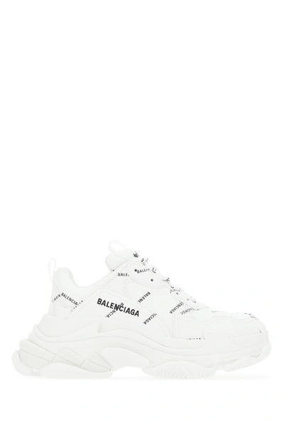 Shop Balenciaga Sneakers In 9010