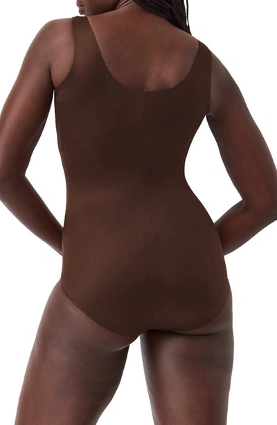 Spanx Thinstincts 2.0closed Bust Mid-thigh Bodysuit In Chestnut Brown