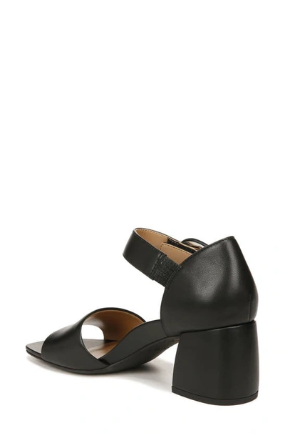 Vionic Chardonnay Block Heel Sandal In Black