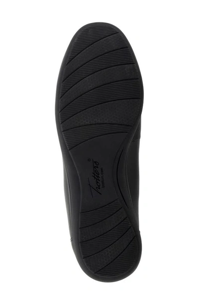Trotters Deanna Flat In Black Floral