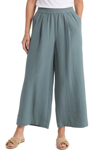 Shop Madewell Lightspun Untailored Crop Wide Leg Pants In Architect Green