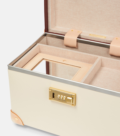 Globe-trotter Safari Vanity Case In Safari Ivory